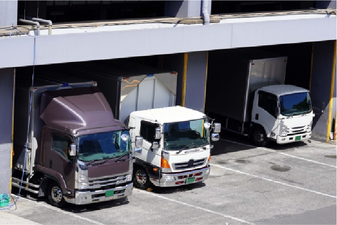 IT 点呼を導入、アルコールチェッカーでトラックドライバーの健康管理を徹底